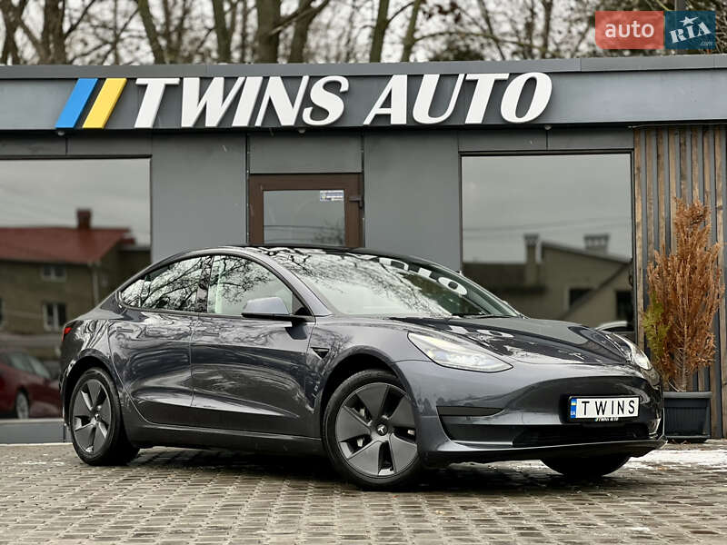 Седан Tesla Model 3 2023 в Одессе