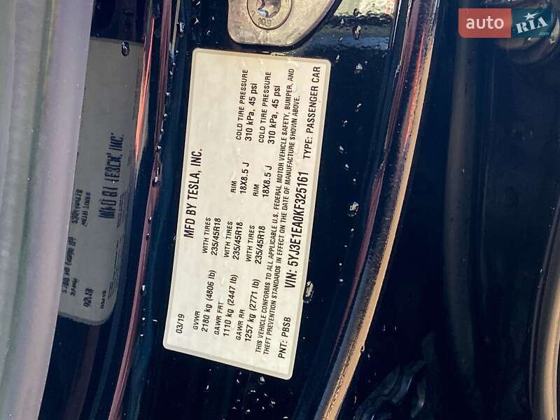 Седан Tesla Model 3 2019 в Киеве