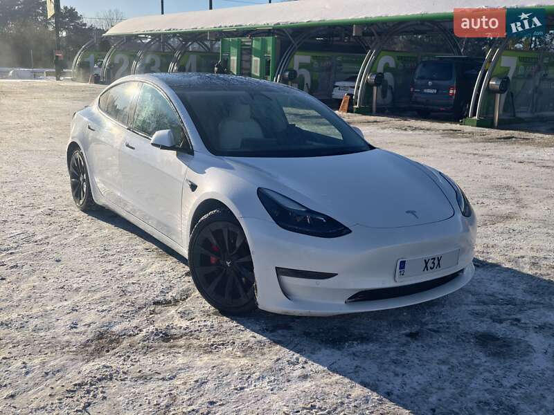 Tesla Model 3 2022