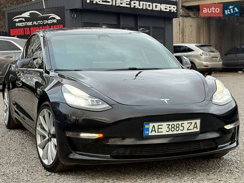 Седан Tesla Model 3 2019 в Днепре