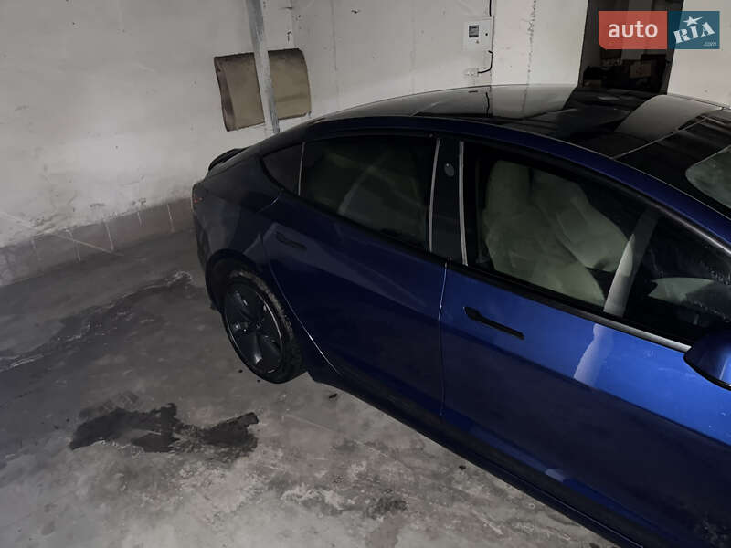 Седан Tesla Model 3 2021 в Киеве фото 3 Седан Tesla Model 3 2021 в Киеве