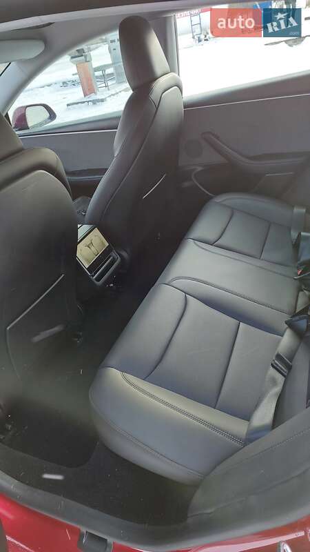 Седан Tesla Model 3 2024 в Барышевке