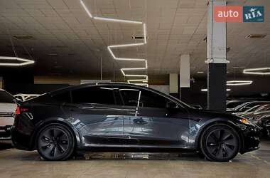 Седан Tesla Model 3 2024 в Николаеве