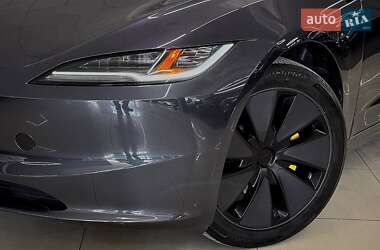 Седан Tesla Model 3 2024 в Николаеве