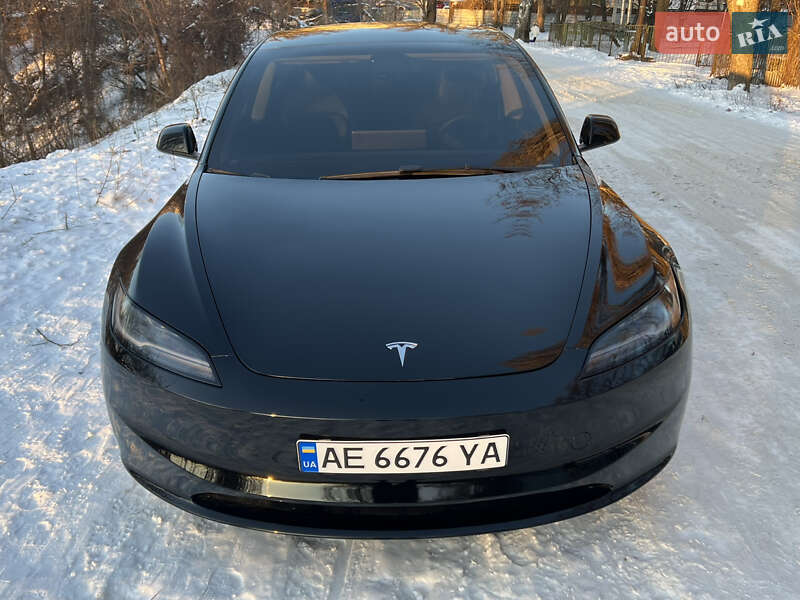 Седан Tesla Model 3 2024 в Днепре