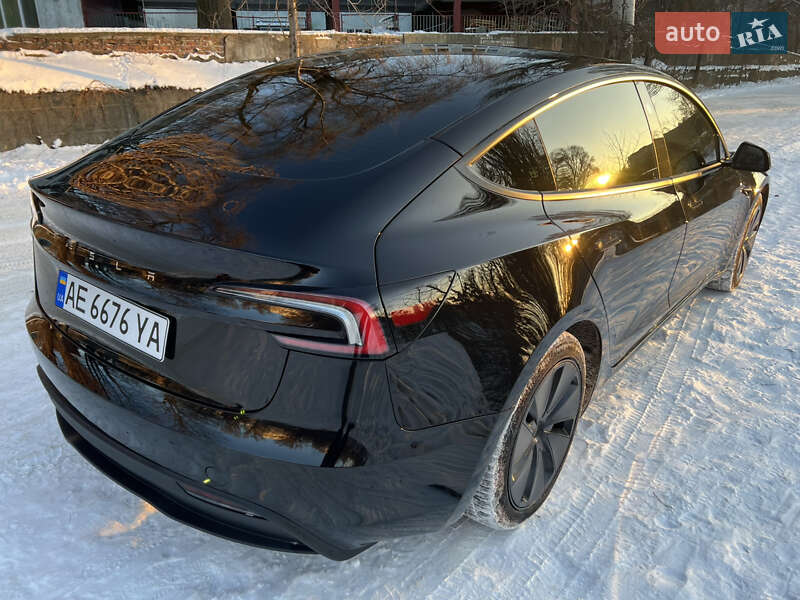 Седан Tesla Model 3 2024 в Днепре