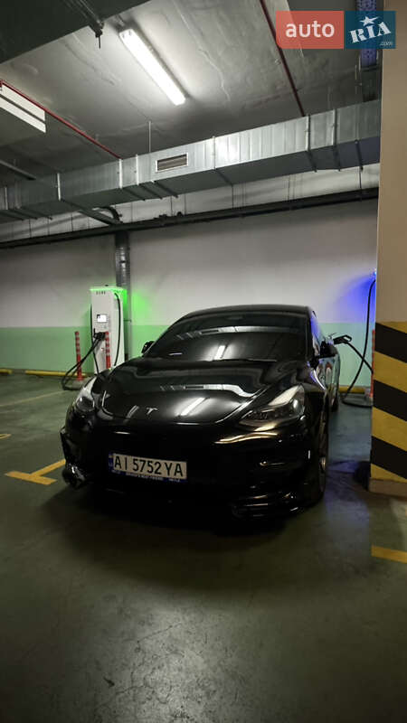 Седан Tesla Model 3 2022 в Києві