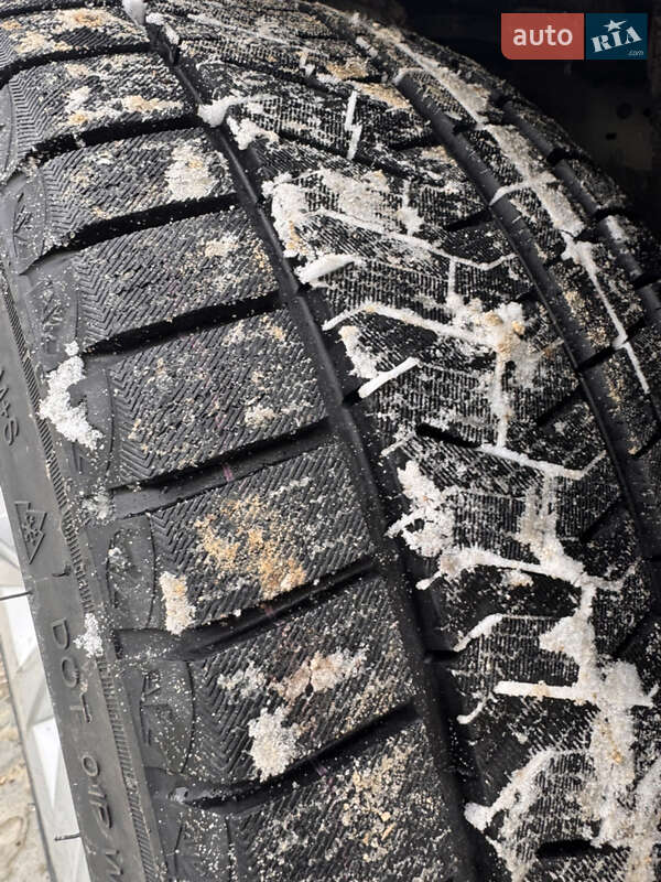 Седан Tesla Model 3 2022 в Дублянах