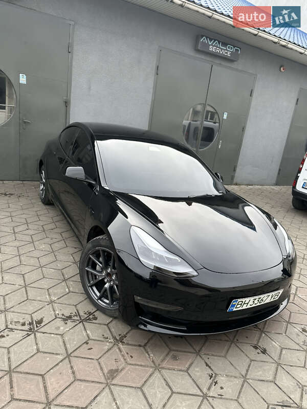 Седан Tesla Model 3 2023 в Одесі