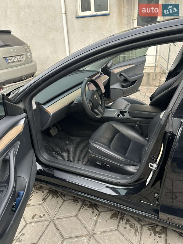 Седан Tesla Model 3 2023 в Одесі
