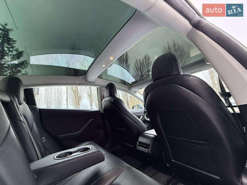 Седан Tesla Model 3 2018 в Житомирі