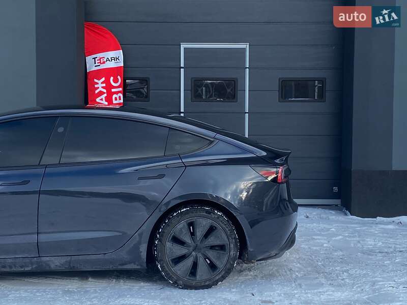 Седан Tesla Model 3 2024 в Киеве