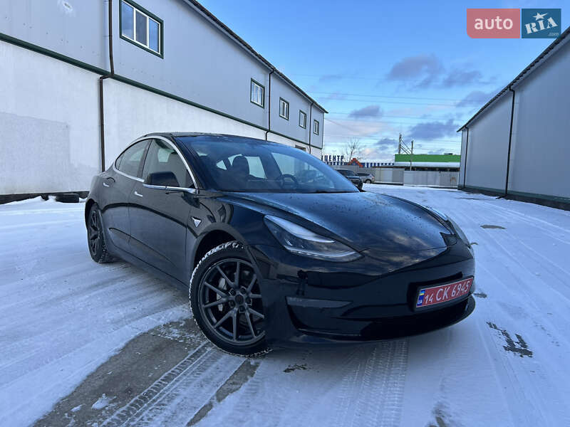 Tesla Model 3 2020