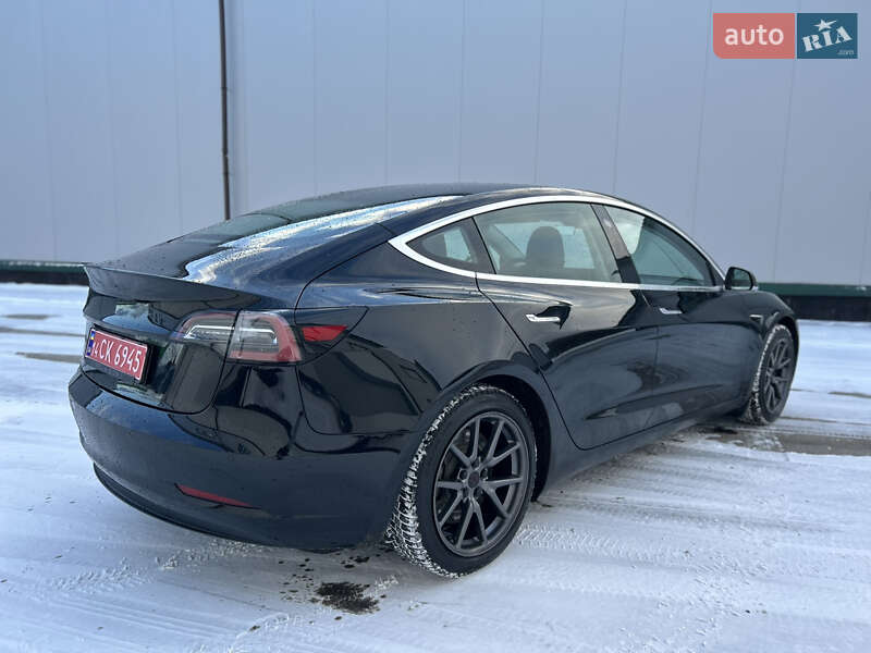 Седан Tesla Model 3 2020 в Виннице