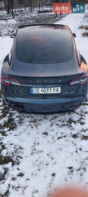 Седан Tesla Model 3 2020 в Черновцах