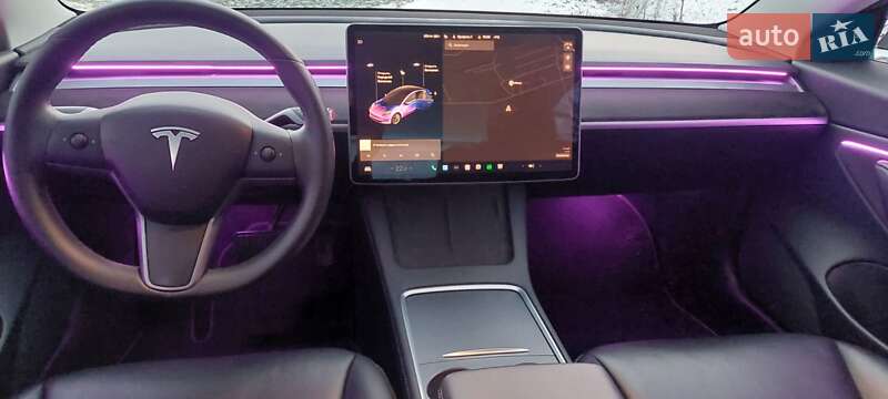 Седан Tesla Model 3 2020 в Черновцах