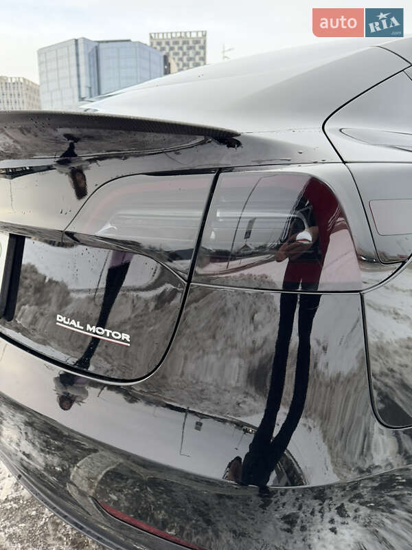 Седан Tesla Model 3 2023 в Киеве