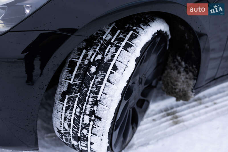 Седан Tesla Model 3 2021 в Львове