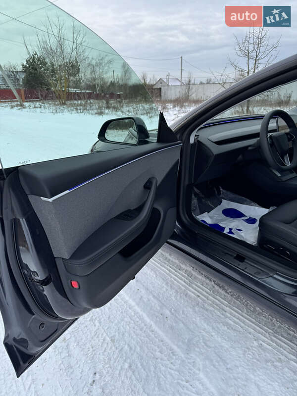 Седан Tesla Model 3 2024 в Костополе