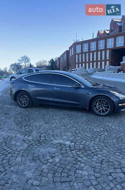 Седан Tesla Model 3 2018 в Днепре