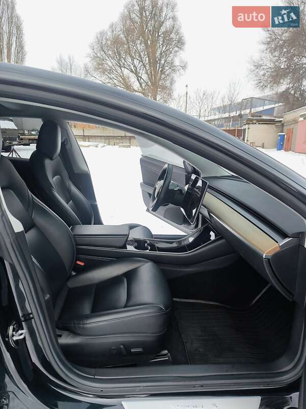 Седан Tesla Model 3 2018 в Днепре
