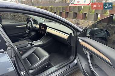 Седан Tesla Model 3 2022 в Виннице