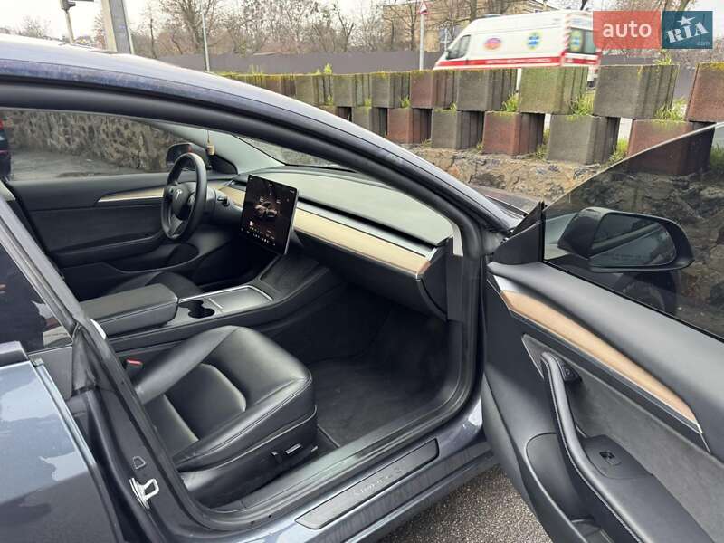 Седан Tesla Model 3 2022 в Виннице