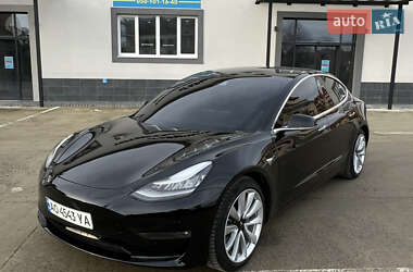 Седан Tesla Model 3 2020 в Ужгороде