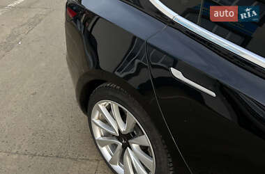 Седан Tesla Model 3 2020 в Ужгороде