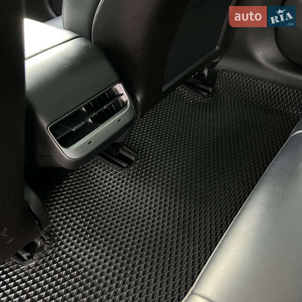 Седан Tesla Model 3 2020 в Ужгороде фото 19 Седан Tesla Model 3 2020 в Ужгороде