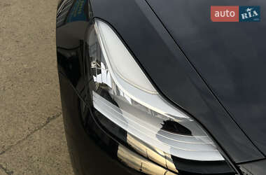 Седан Tesla Model 3 2020 в Ужгороде