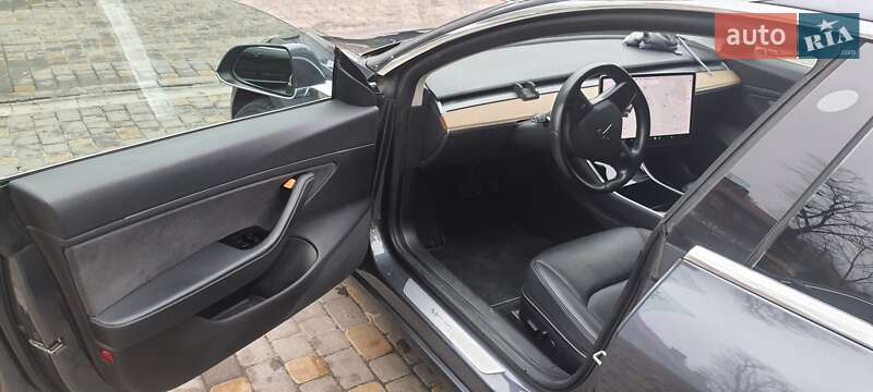 Седан Tesla Model 3 2019 в Львові фото 21 Седан Tesla Model 3 2019 в Львові
