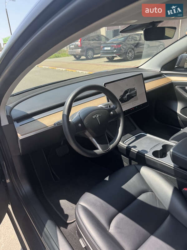 Седан Tesla Model 3 2022 в Кривом Роге