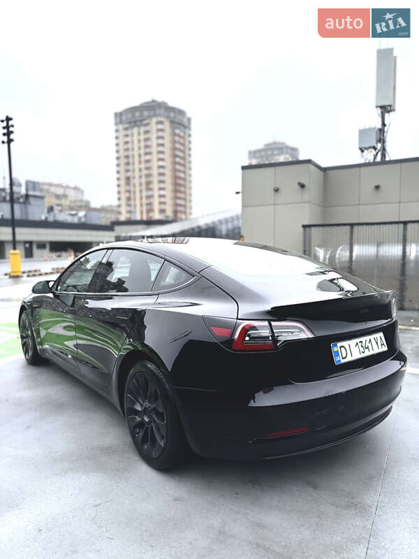 Седан Tesla Model 3 2018 в Ірпені