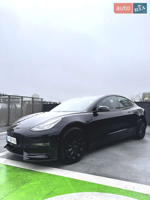 Седан Tesla Model 3 2018 в Ірпені