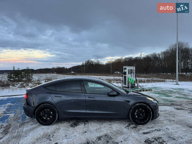 Седан Tesla Model 3 2021 в Луцке