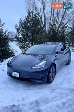 Седан Tesla Model 3 2018 в Броварах