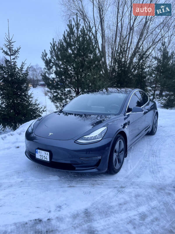 Седан Tesla Model 3 2018 в Броварах