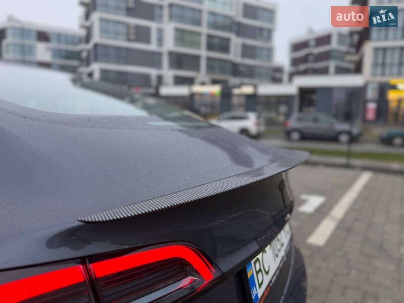 Седан Tesla Model 3 2023 в Львове