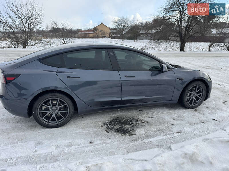 Седан Tesla Model 3 2022 в Львові