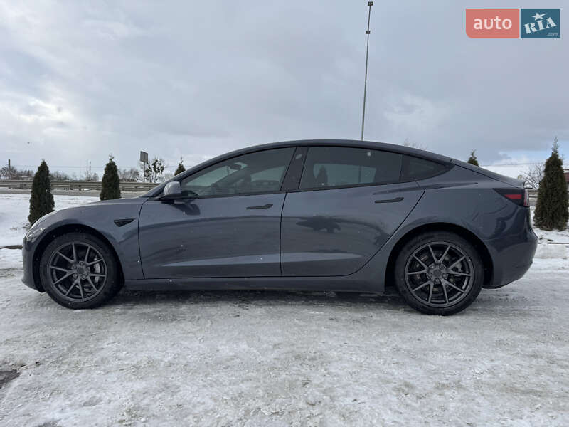 Седан Tesla Model 3 2022 в Львові