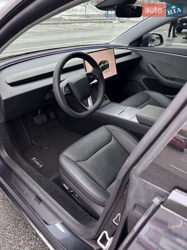 Седан Tesla Model 3 2025 в Киеве