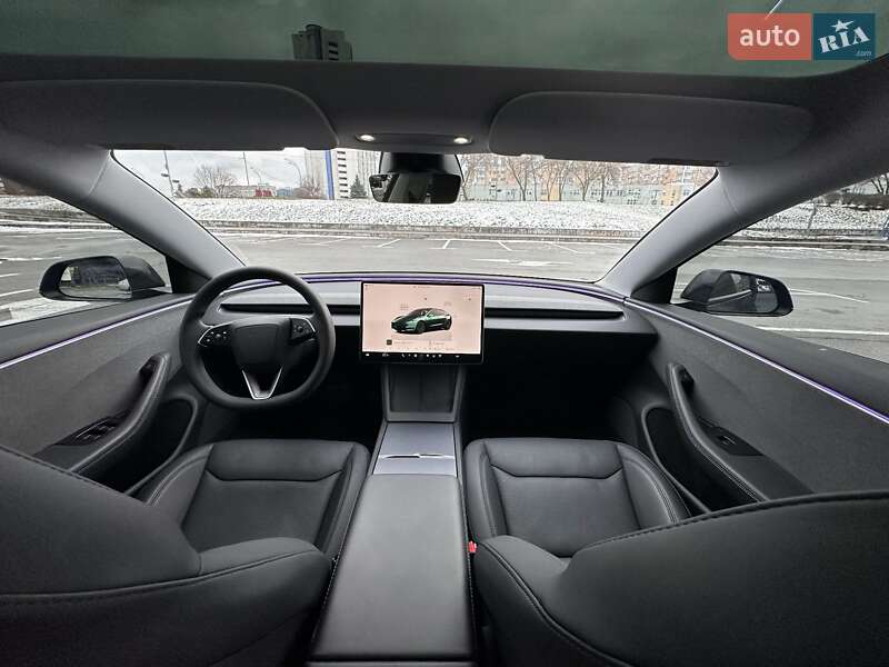Седан Tesla Model 3 2025 в Киеве