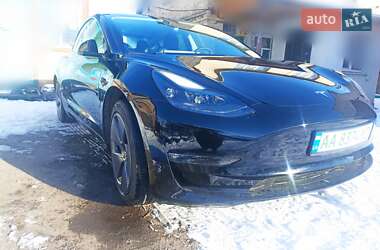 Седан Tesla Model 3 2022 в Киеве