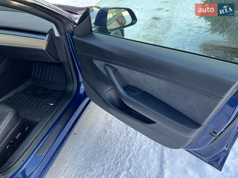 Седан Tesla Model 3 2020 в Киеве фото 18 Седан Tesla Model 3 2020 в Киеве