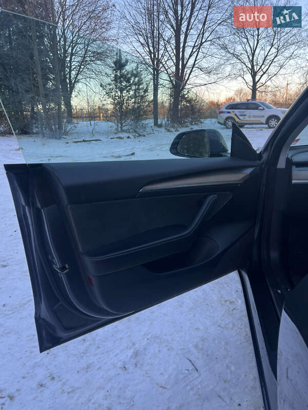 Седан Tesla Model 3 2023 в Львові фото 18 Седан Tesla Model 3 2023 в Львові