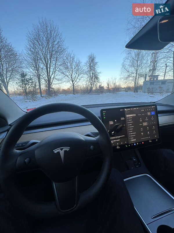 Седан Tesla Model 3 2023 в Львові фото 29 Седан Tesla Model 3 2023 в Львові
