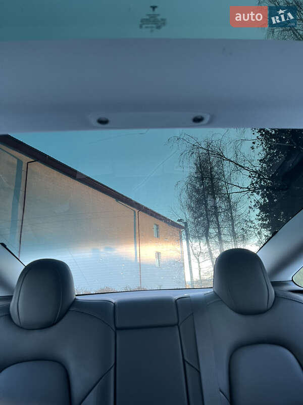 Седан Tesla Model 3 2023 в Львові фото 35 Седан Tesla Model 3 2023 в Львові