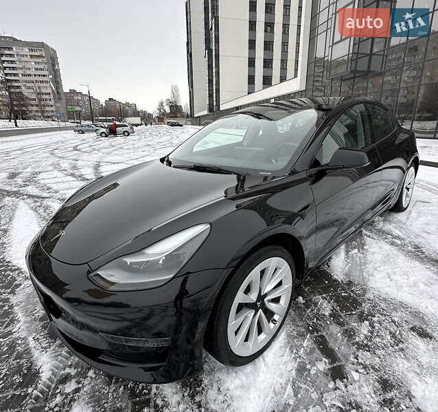 Седан Tesla Model 3 2022 в Днепре