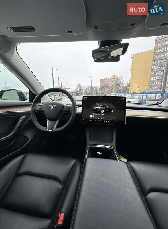 Седан Tesla Model 3 2022 в Днепре